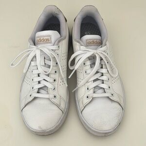 Adidas Advantage Tennis Shoe Cloudfoam Comfort White Gold Sneakers in Women’s 7